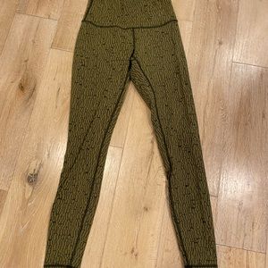 Lululemon 6 green Wunder Unders